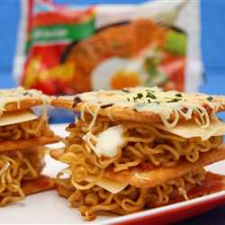 Crackers Sandwich Indomie